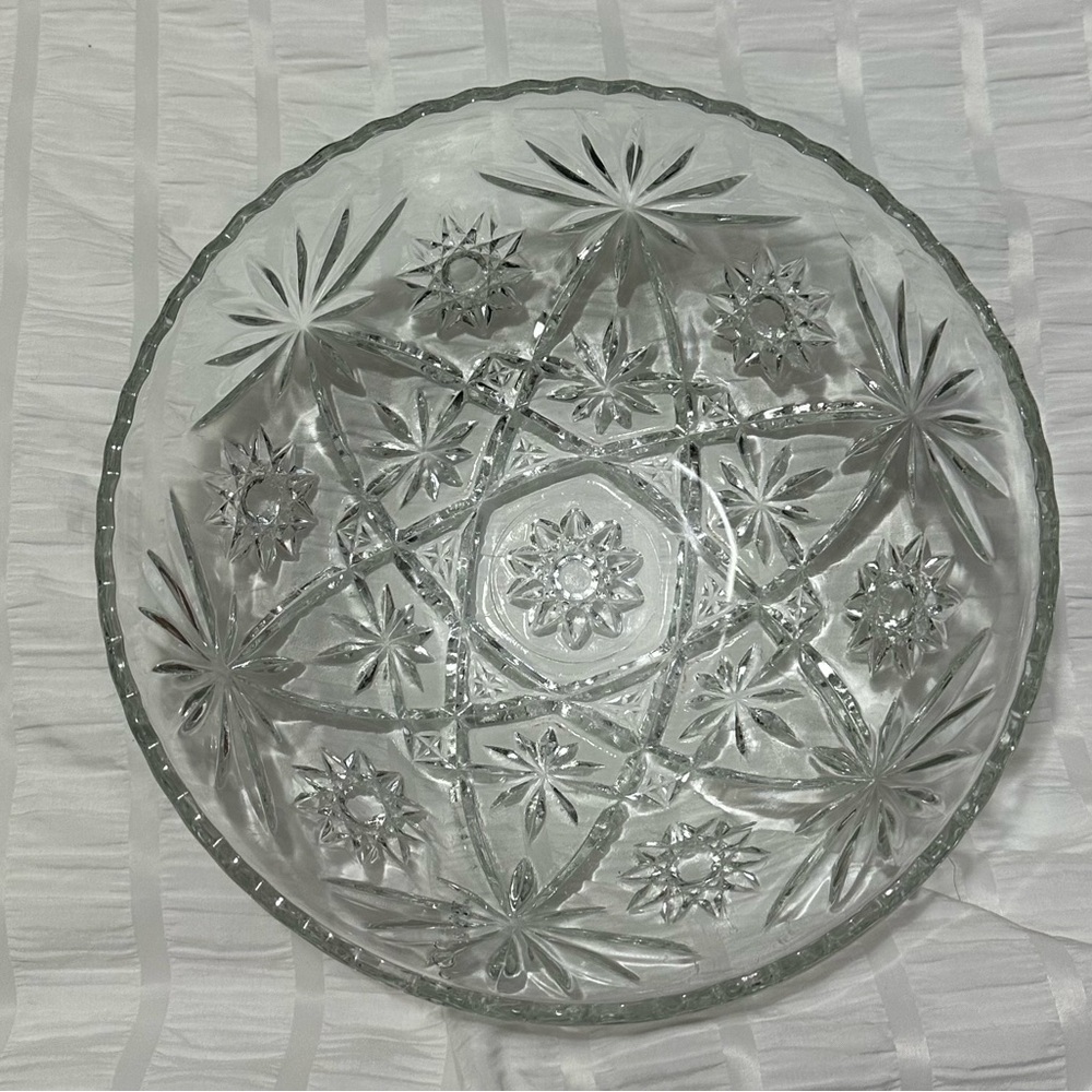 Vintage Anchor Hocking Early American Prescut Star of David Glass Serving Bowl
